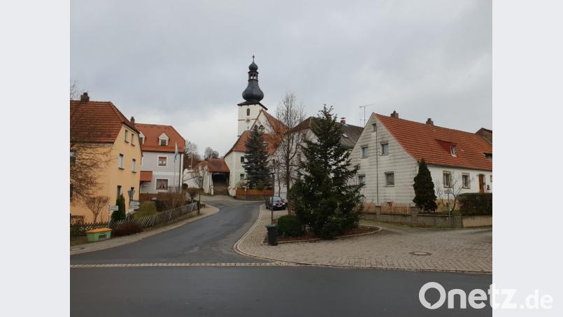 Der Bereich der Hauptstraße in der Mitte Kastls ist Sanierungsschwerpunkt. Die Gemeinde verzichtet auf einen entsprechenden Sanierungsvermerk im Grundbuch bei den betroffenen Grundstücken. Bild: ak