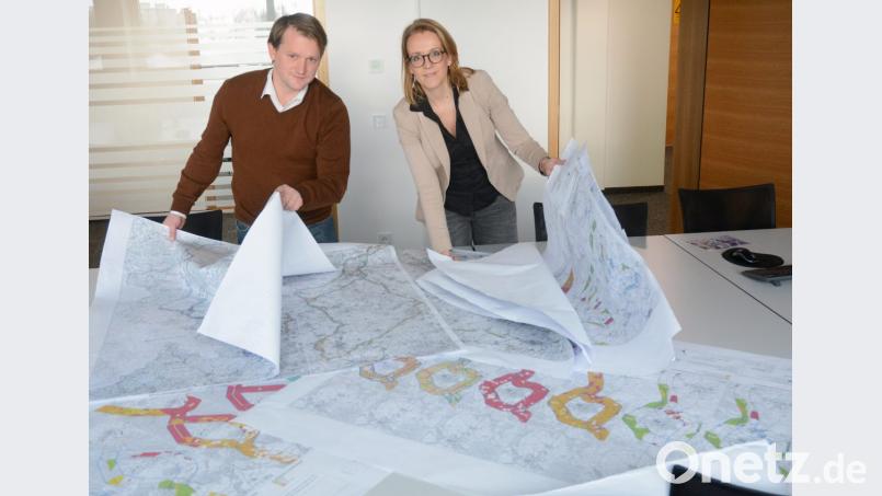 Die Tennet-Sprecher Markus Lieberknecht und Carolin Kürth haben das Ergebnis monatelanger Planung mit zum Redaktionsgespräch gebracht. Bild: Gabi Schönberger