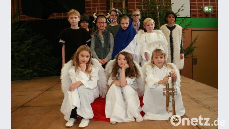 Die „chaotische Krippenspiel-Probe“ wurde von der Theatergruppe der Krummennaaber Grundschule aufgeführt. Bild: wro