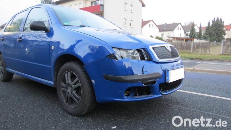 Die Wucht des Aufpralls muss sehr groß gewesen sein. Denn am Fahrzeug des 20-Jährigen entstand laut Polizei ein Schaden von 4000 Euro. Bild: piam