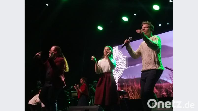 Angelo Kelly mit seinen beiden Kindern Helen Josephine und Gabriël Jerome. Bild: Kunz