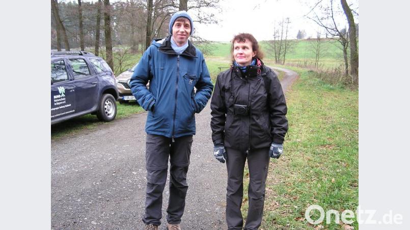 Im Bild Horst Schwemmer, Bibermanager für Nordbayern, Bund Naturschutz und Jitka Uhlikova, Dr. rer. nat., Ph.D. Bild: exb/Peter Minssen