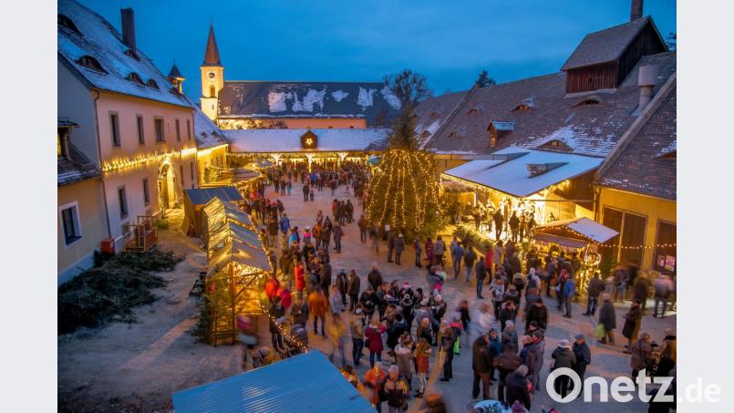 Abendstimmung beim Weihnachtsmarkt im Friedenfelser Ökonomiehof. Bild: bsc