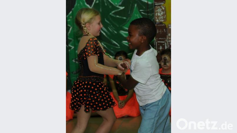 Früh übt sich, wer ein guter Tänzer werden will. Bild: gfr