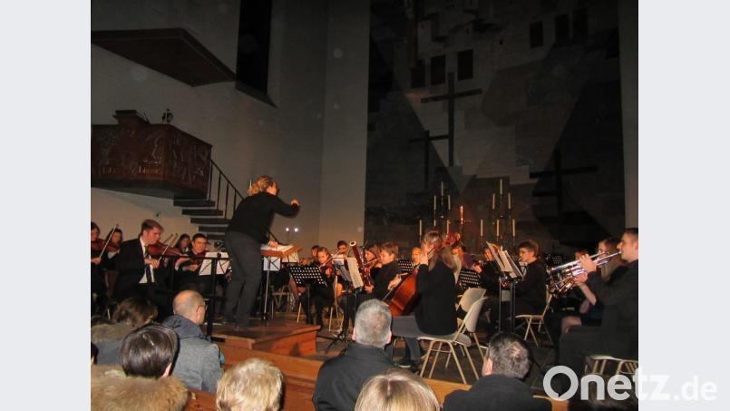 Von der Renaissance zum rockigen &quot;First Snow&quot;: Kein Problem für das HCA-Orchester unter Leitung von Stefanie Rösch. Bild: aks