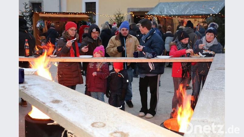 An den Feuerstellen konnte man gut speisen. Bild: bsc