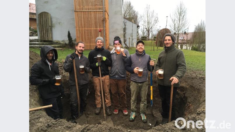 Baumpflanzaktion im Schafferhof Bild: exb