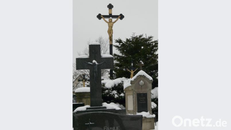 Auch wenn der Stadtrat die Friedhofsgebühren jedes Jahr geringfügig erhöht, wird keine Kostendeckung erreicht. Bild: Portner