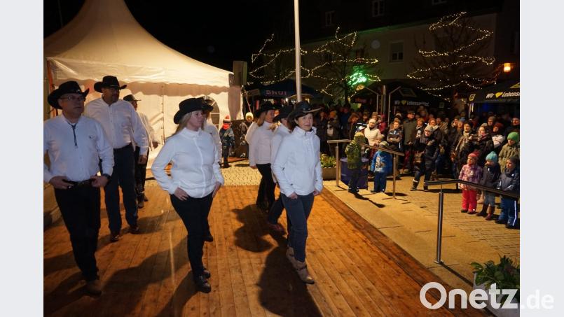 . Die Line-Dancer aus Fensterbach bekamen viel Applaus für ihre Darbietung. Bild: nib