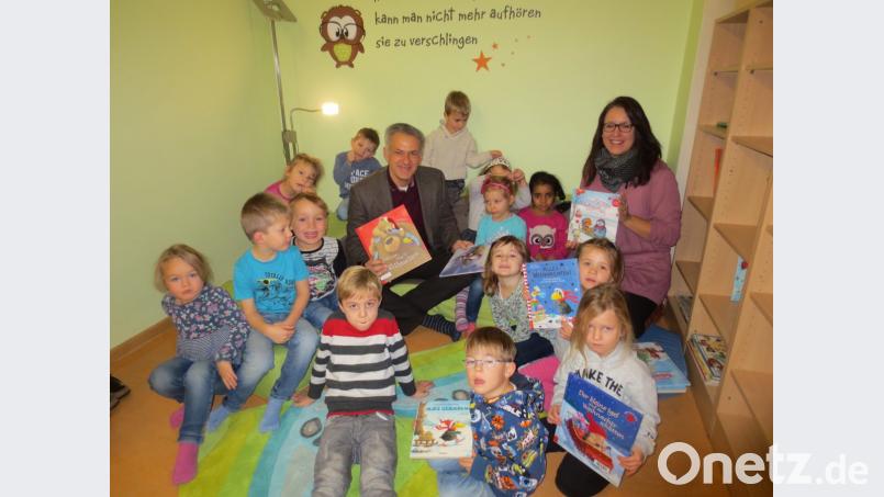 Das Vorlesen in der Adventszeit im Kinderhaus kommt gut an. Bild: si