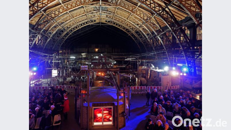 Eine der spektakulärsten Bühnen ist die Ofenhalle der Glasfabrik Lamberts. Bild: tr