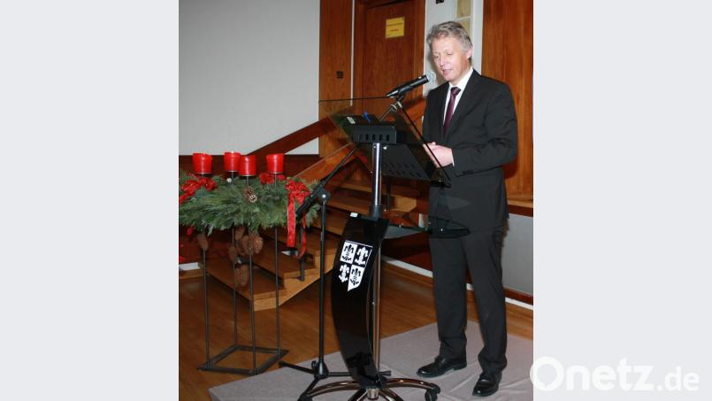 Bürgermeister Lothar Müller bei der Begrüßung. Bild: lk