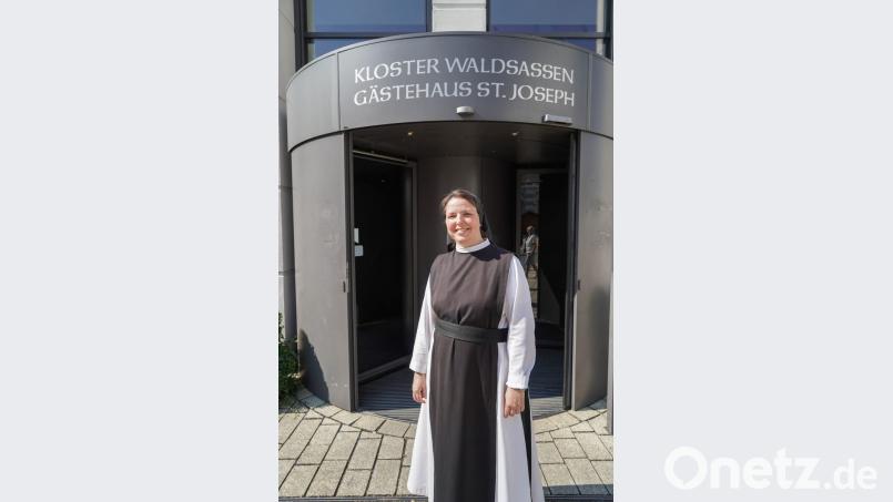Schwester M. Sophia Schlembach arbeitet im Gästehaus St. Joseph. Als &quot;Cellerarin&quot; ist sie im Kloster gemeinsam mit der Äbtissin für die wirtschaftlichen Angelegenheiten der Gemeinschaft zuständig. Bild: Reiner Wittmann