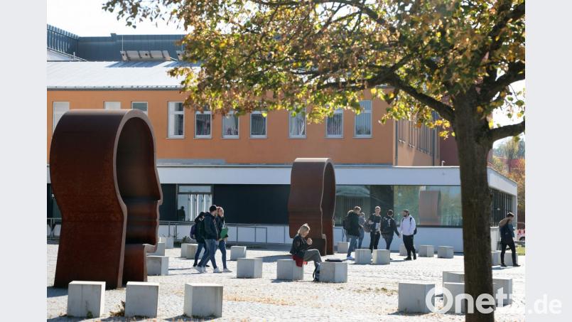 Heimkehrer finden in der nördlichen Oberpfalz Weiterbildungsprogramme auf Großstadtniveau vor. Es lohnt sich die Angebote der OTH Amberg-Weiden zu prüfen. Bild: Wolfgang Steinbacher