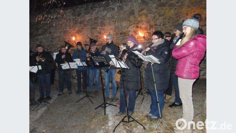 Adventliche Weisen im Burghof Bild: wrt