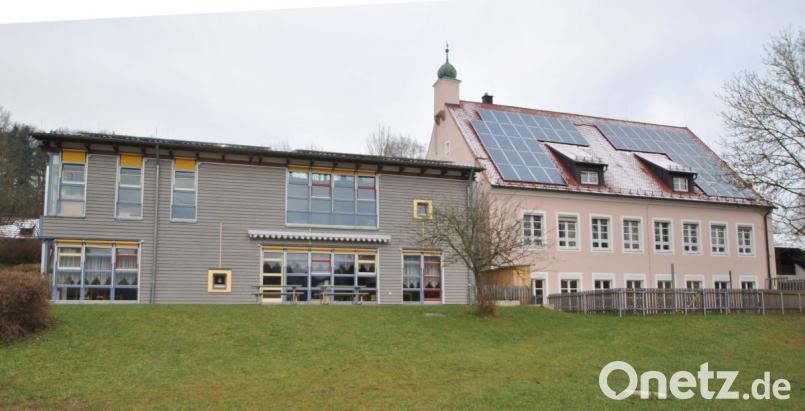 Die Außenansicht der Kindertagesstätte St. Vitus. Rechts befindet sich der Altbau, in dem die meisten Sanierungsmaßnahmen erforderlich sind. Bild: no