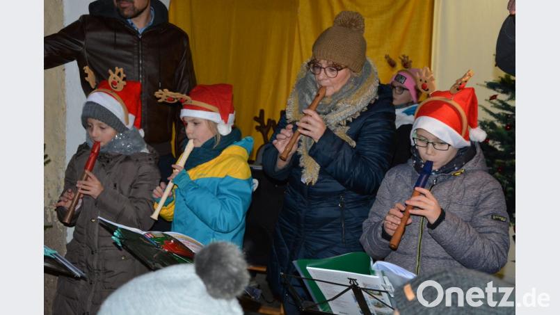 Die Flötengruppe der Grundschule. Bild: jr