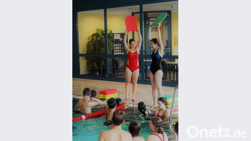 Im Kümmersbrucker Bad bietet die DLRG Schwimmkurse an. Bild: brü