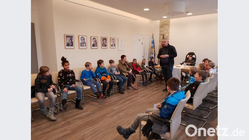 Krummennaaber Viertklässler im Rathaus Bild: exb