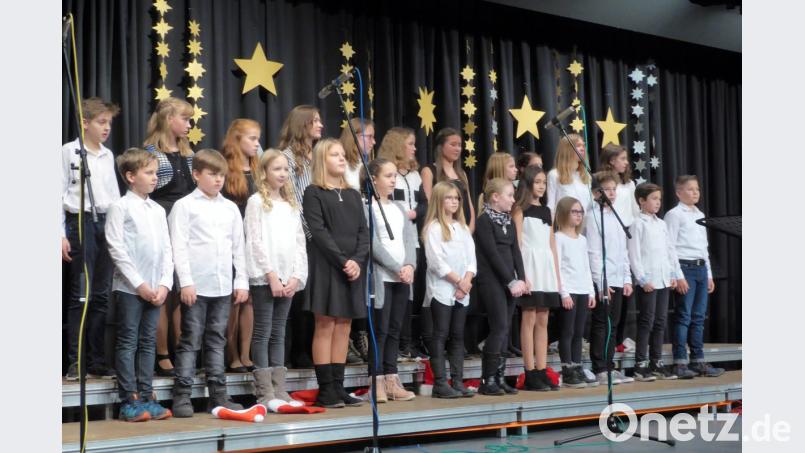 Bemerkenswerte Arrangements des Unterstufenchors. Bild: fsb