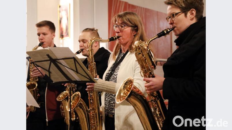 Zwei Schüler und zwei Lehrer bildeten ein Saxofonquartett. Bild: Götz