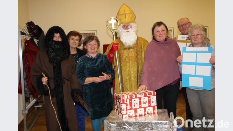 Bei der Päckchenaktion machen die Gruppen gemeinsame Sache. Bild: ads