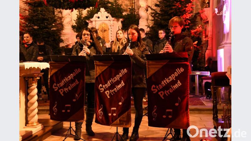 Eindrucksvolle Stimmung brachte auch das Klarinettentrio mit mehreren musikalischen Beiträgen. Bild: Freya Stöckl