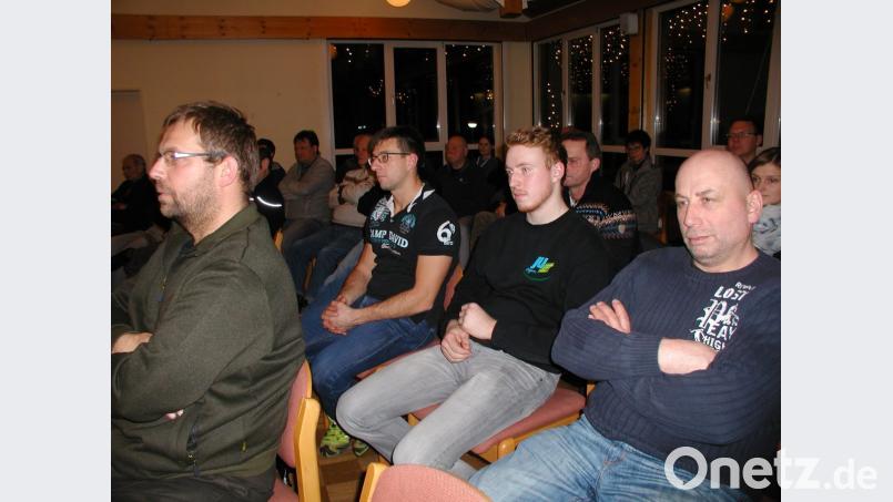 Gut besucht war die Bürgerversammlung in Mehlmeisel. Die Besucher erfahren allerhand spannende Neuigkeiten aus der Gemeinde. Bild: gis