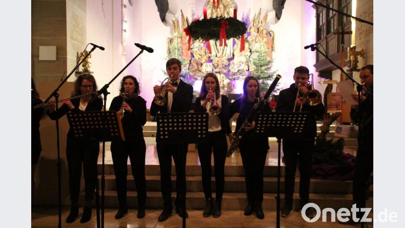 Das Volksmusikensemble des Gregor-Mendel-Gymnasiums spielte im Juni bei einer Ausstellungseröffnung im Landtag. Bild: kmo
