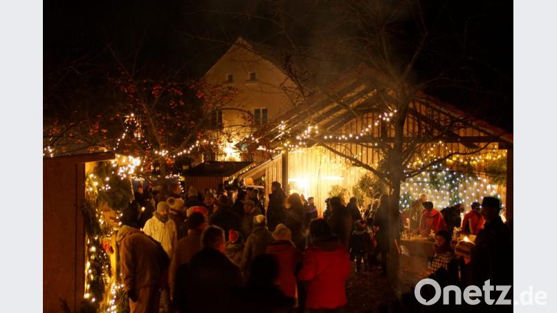 Der "Winterzauber" wurde auf dem Gelände bei der Scheune des Gartenbauvereins seinem Namen gerecht. Zahlreiche Besucher nutzten die Gelegenheit zu einem Bummel zwischen den hellerleuchteten Ständen. Bild: mmj