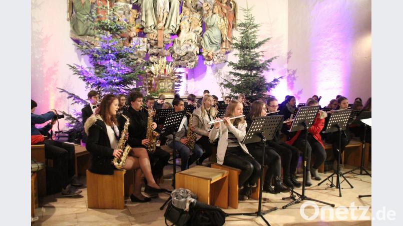 Die Big Band sorgt für schwungvolle und kraftvolle Klänge. Bild: kmo