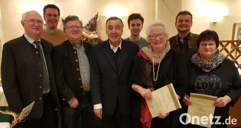 Der Wackersdorfer Kirchenchor hat langjährige Sänger in seinen Reihen. Bild: Hirsch