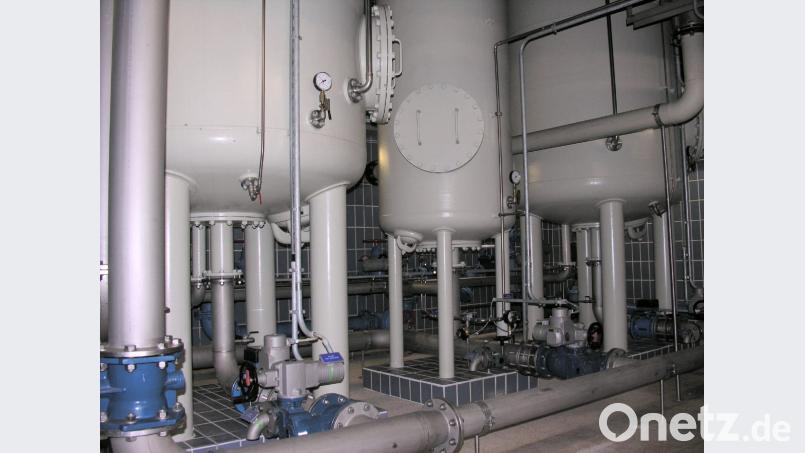 Ein Blick ins Herz der Wasserversorgung: Etwa 2500 Menschen versorgt der Zweckverband von Emhof aus. Bild: bö