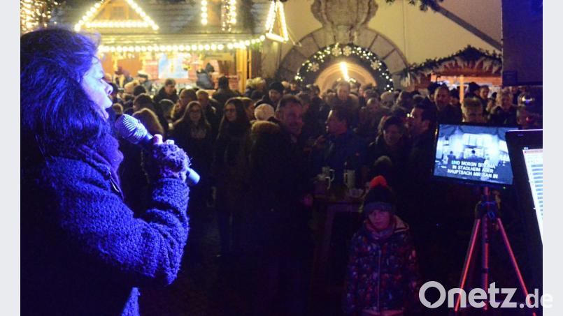 "Skandal im Sperrbezirk" von der Spider Murphy Gang. Alles war möglich auf der Karaoke-Bühne. Bild: Kunz
