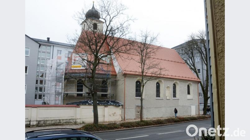 Die Außensanierung von St. Sebastian geht voran. Bis Ostern 2019 sollen die Arbeiten beendet sein. Bild: Gabi Schönberger