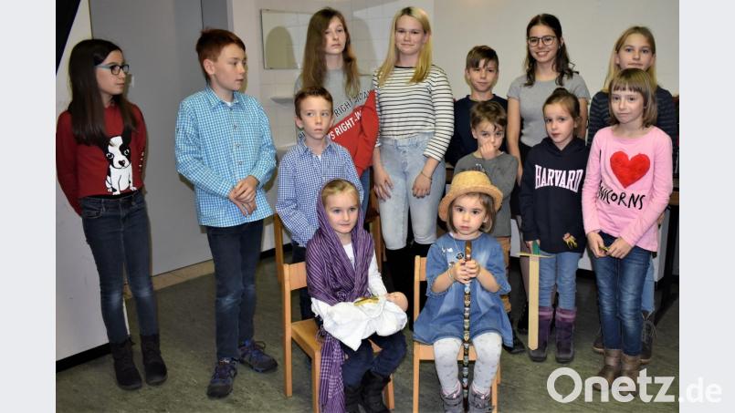 Der Kolping-Kinderchor spielte eine Adventsgeschichte. Bild: rgr