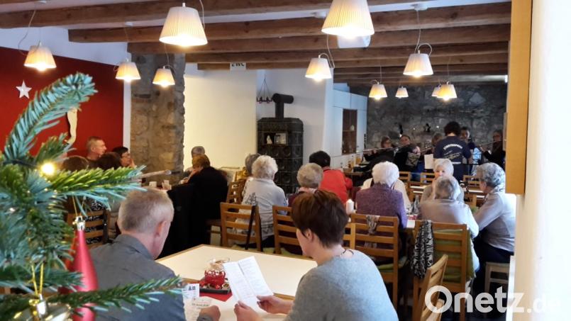 Besinnliche Klänge gab es im Mehrgenerationenhaus zu hören. Bild: exb