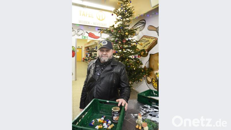 Kurz vor Weihnachten bei der Weidener Tafel. Bild: Gabi Schönberger