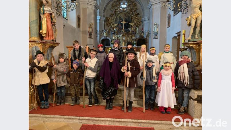 Die Kinder sind voller Vorfreude auf das Krippenspiel am Heiligen Abend in der Leonberger Pfarrkirche. Bild: exb