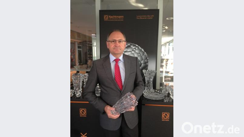 Alois Kaufmann, für viele "Mister Nachtmann", geht in den Ruhestand. Der 61-jährige Weidener hat den Glashersteller über Jahrzehnte auf Kurs gehalten. Bild: exb