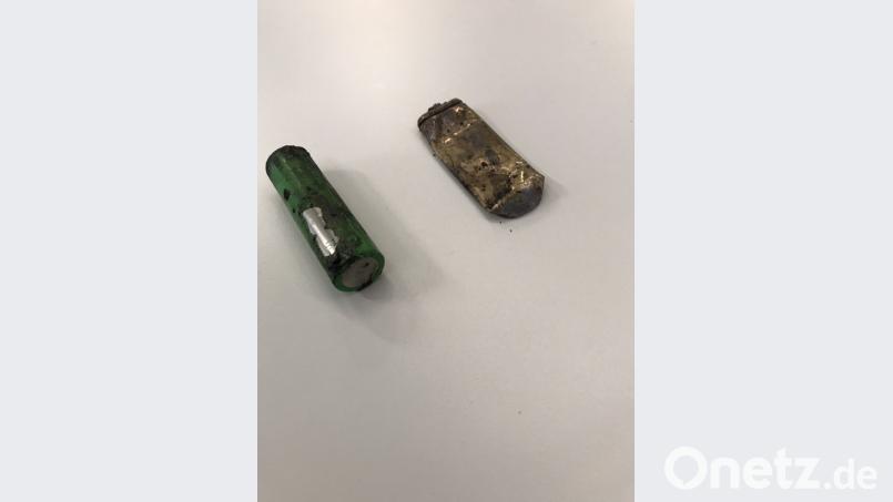 Die zwei E-Zigaretten-Akkus. Die Polizei geht von einem technischen Defekt aus. Bild: Polizei