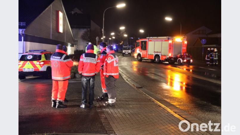 Abgesperrt: In einer wichtigen Straße für Pendler geht nichts mehr. Bild: za