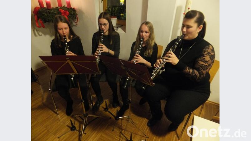 Das Klarinettenensemble umrahmte gekonnt die besinnliche Stunde. Bild: ibj