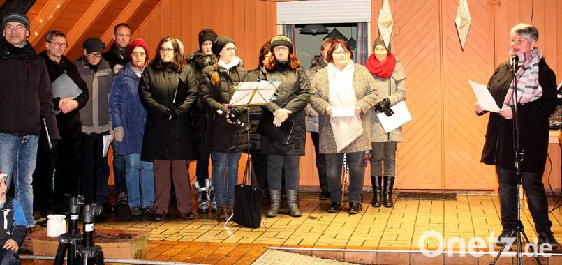 Vorsitzende Sabine Birner bei der Waldweihnacht. Bild: R. Kreuzer