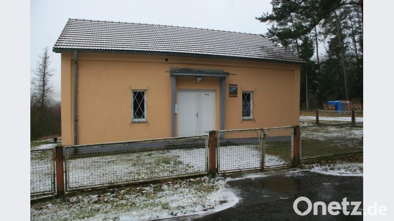 Bereits seit Monaten herrscht am Falkenberger Wasserwerk Stille. Der Markt bezieht sein Trinkwasser bis auf Weiteres von der Steinwaldgruppe. Über die Gebührenerhöhung entschied der Marktrat in der Dezembersitzung. Bild: wro