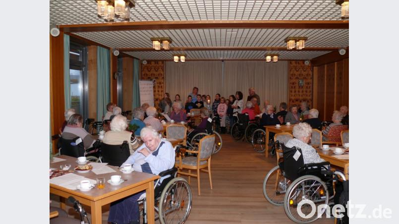 Eine besondere Stunde initiierte die KAB im Altenheim St. Martin. Bild: kgg