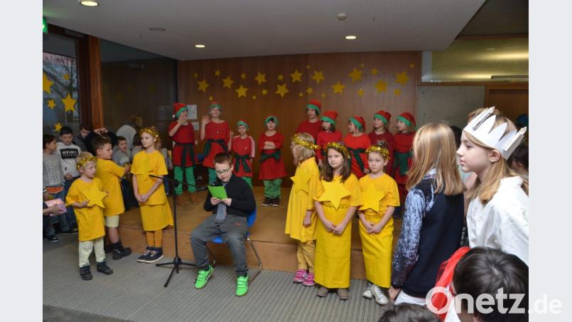 Beim SFZ-Musical lautete der Appell der Kinder: &quot;Hände frei zum Teilen&quot;. Bild: dob