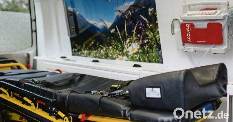 Ein Blick ins Innere des Herzenswunsch-Hospizmobils, das im Prinzip wie ein Krankenwagen ist. Bild: san