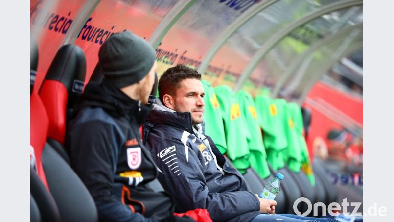 16 Jahn-Tore sitzen heute nur auf der Bank. Bild: Jahn Regensburg