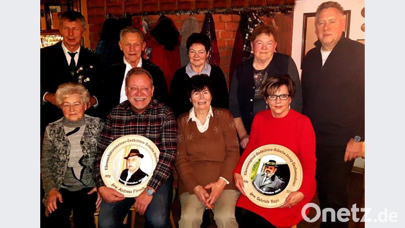 Die Sieger zum Jahresende bei der SG Heimatfreunde Mooslohe freuen sich über ihre Preise. Bild: R. Kreuzer
